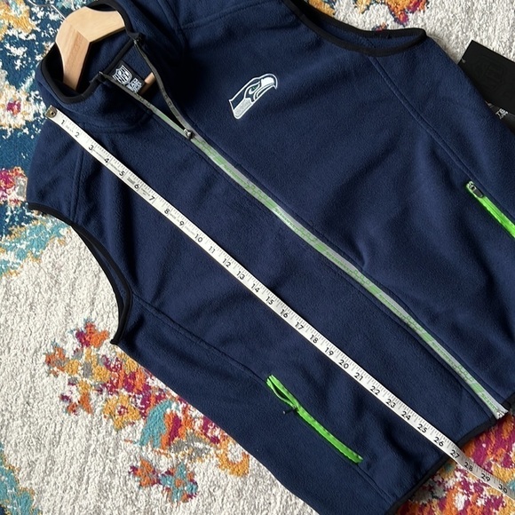 NWT Seattle Seahawks NFL Teams Men’s Full Zip Fleece Sweater Vest - Medium - Picture 8 of 8